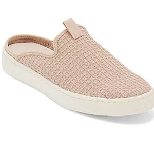 Stylus Memory Foam Slip On Sneakers Size 9